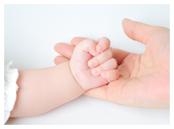 赤ちゃんの手