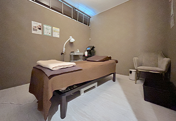 新潟万代院 施術室